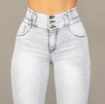 Curva 532 SKINNY GRIS CLARO ELASTICO CON 3 BOTONES
