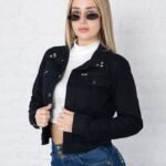 005N CAMPERA NEGRA RIGIDA CON TACHAS
